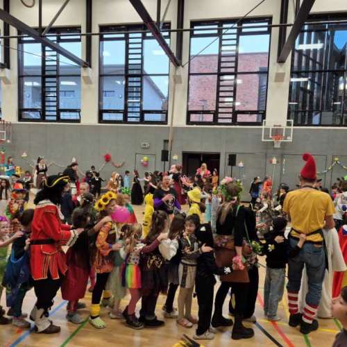 grundschule-buschweg.de > Bildergalerie > Karneval 2026