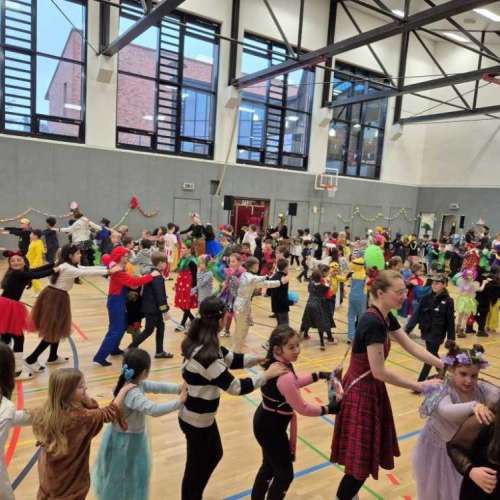 grundschule-buschweg.de > Bildergalerie > Karneval 2026