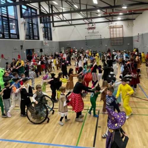 grundschule-buschweg.de > Bildergalerie > Karneval 2026