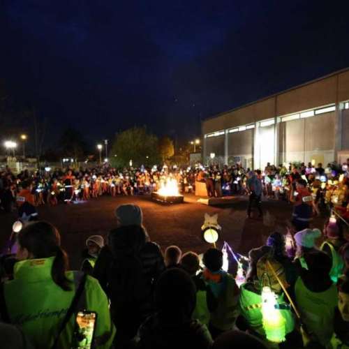 grundschule-buschweg.de > Bildergalerie > Martinsfest 2025