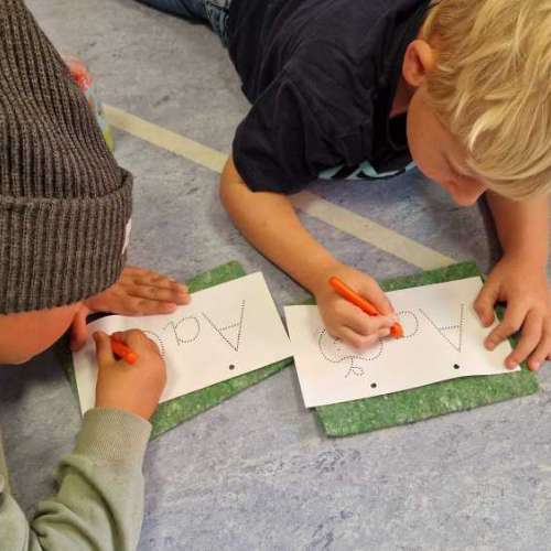 grundschule-buschweg.de > Bildergalerie > Fuchs Stationen_4